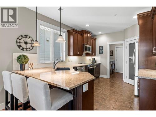 140 Mashie Crescent, Vernon, BC - Indoor Photo Showing Kitchen With Upgraded Kitchen