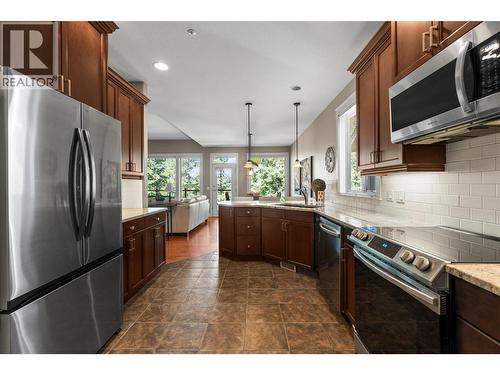 140 Mashie Crescent, Vernon, BC - Indoor Photo Showing Kitchen With Upgraded Kitchen