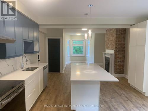2 - 470 Besserer Street, Ottawa, ON - Indoor Photo Showing Kitchen With Double Sink