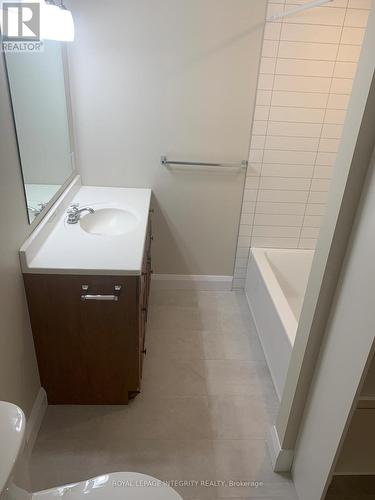 2 - 470 Besserer Street, Ottawa, ON - Indoor Photo Showing Bathroom