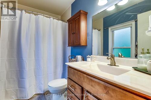 6 - 395 Springbank Avenue N, Woodstock (Woodstock - North), ON - Indoor Photo Showing Bathroom