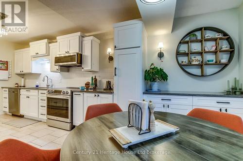6 - 395 Springbank Avenue N, Woodstock (Woodstock - North), ON - Indoor Photo Showing Kitchen