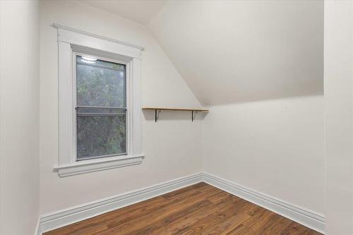 694 Valour Road, Winnipeg, MB - Indoor Photo Showing Other Room