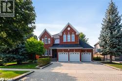 2153 MANOR HILL Drive  Mississauga, ON L5M 5H9