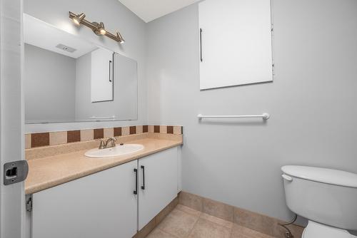 49-3800 40 Avenue, Vernon, BC - Indoor Photo Showing Bathroom