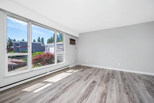 49-3800 40 Avenue, Vernon, BC - Indoor Photo Showing Other Room