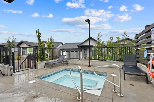 20-260 Rue Cheval Noir, Kamloops, BC - Outdoor With In Ground Pool With Deck Patio Veranda