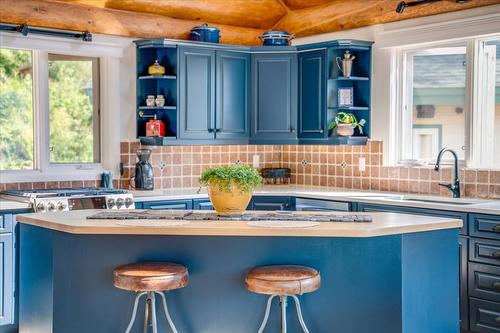 3135 Keniris Road, Nelson, BC - Indoor