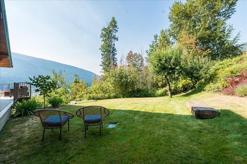 3135 Keniris Road, Nelson, BC - Outdoor