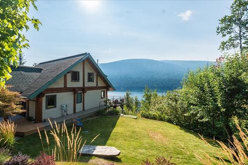 3135 Keniris Road, Nelson, BC - Outdoor