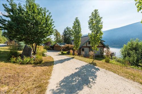 3135 Keniris Road, Nelson, BC - Outdoor