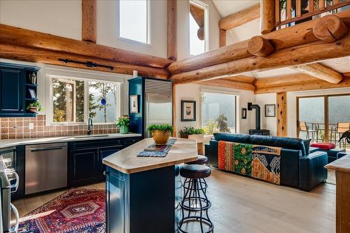 3135 Keniris Road, Nelson, BC - Indoor