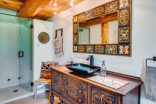 3135 Keniris Road, Nelson, BC - Indoor