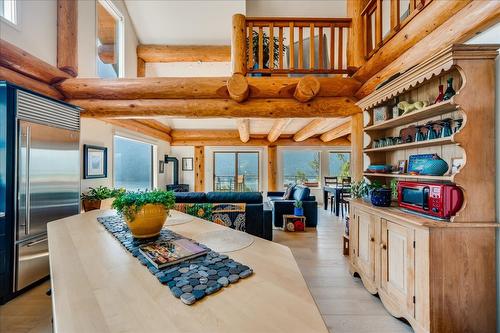 3135 Keniris Road, Nelson, BC - Indoor