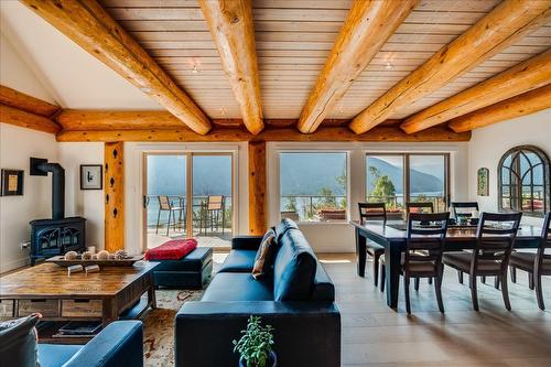 3135 Keniris Road, Nelson, BC - Indoor