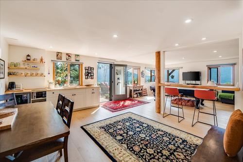 3135 Keniris Road, Nelson, BC - Indoor