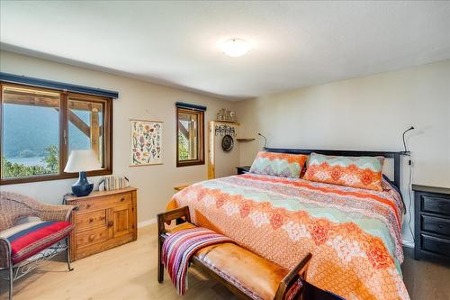 3135 Keniris Road, Nelson, BC - Indoor Photo Showing Bedroom