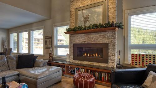 152 Clearview Crescent, Apex Mountain, BC - Indoor Photo Showing Living Room With Fireplace