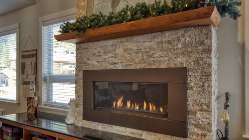152 Clearview Crescent, Apex Mountain, BC - Indoor Photo Showing Living Room With Fireplace