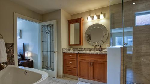 152 Clearview Crescent, Apex Mountain, BC - Indoor Photo Showing Bathroom