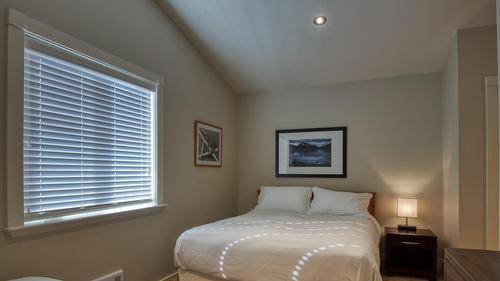 152 Clearview Crescent, Apex Mountain, BC - Indoor Photo Showing Bedroom