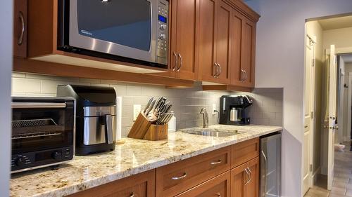 152 Clearview Crescent, Apex Mountain, BC - Indoor Photo Showing Kitchen