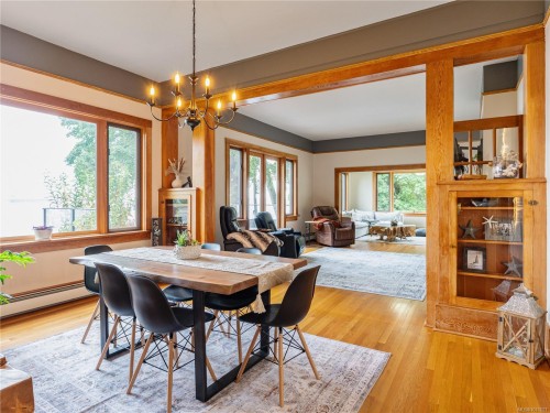 11231 Chemainus Rd, Ladysmith, BC 