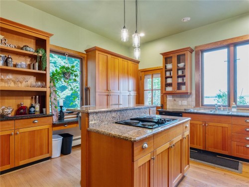 11231 Chemainus Rd, Ladysmith, BC 