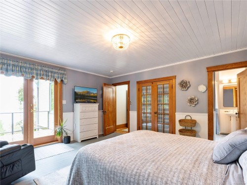 11231 Chemainus Rd, Ladysmith, BC 