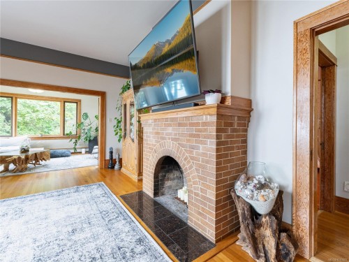 11231 Chemainus Rd, Ladysmith, BC 