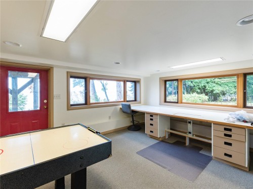 11231 Chemainus Rd, Ladysmith, BC 