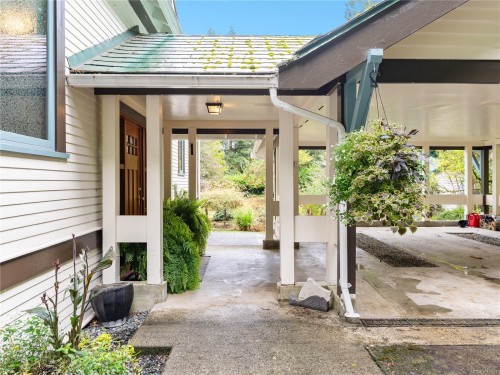 11231 Chemainus Rd, Ladysmith, BC 