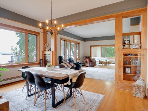 11231 Chemainus Rd, Ladysmith, BC 