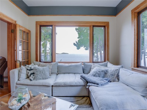 11231 Chemainus Rd, Ladysmith, BC 