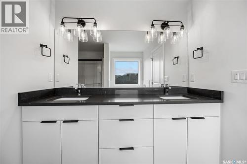 127 Katz Avenue, Saskatoon, SK - Indoor Photo Showing Bathroom