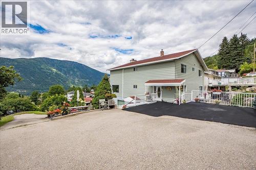 801 Houston Street, Nelson, BC - Outdoor