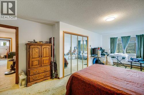 801 Houston Street, Nelson, BC - Indoor Photo Showing Bedroom