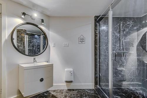 Salle de bains - 181 Mtée Victor-Nymark, Saint-Sauveur, QC - Indoor Photo Showing Bathroom