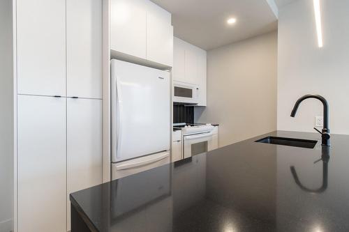 Kitchen - 1005-992 Av. Roland-Beaudin, Québec (Sainte-Foy/Sillery/Cap-Rouge), QC - Indoor Photo Showing Kitchen