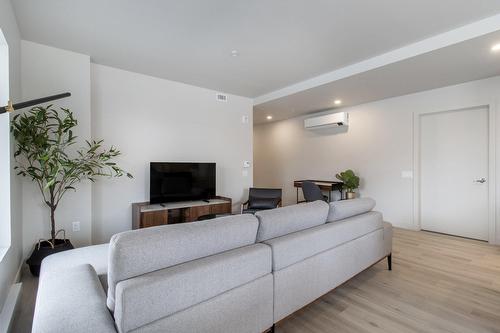 Living room - 1005-992 Av. Roland-Beaudin, Québec (Sainte-Foy/Sillery/Cap-Rouge), QC - Indoor Photo Showing Living Room