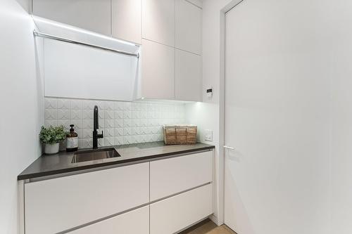 Salle de lavage - 646 Rue De Weimar, Granby, QC - Indoor Photo Showing Kitchen