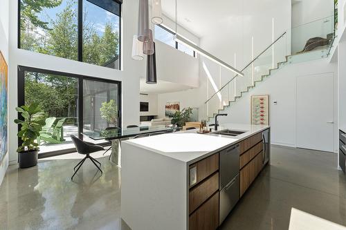Cuisine - 646 Rue De Weimar, Granby, QC - Indoor Photo Showing Kitchen With Double Sink