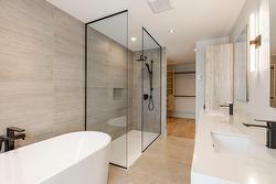 Salle de bains attenante à la CCP - 