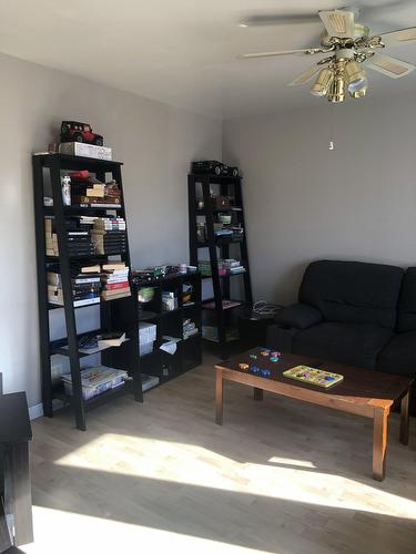 Living room - 940 Av. Cartier, Sept-Îles, QC - Indoor Photo Showing Living Room