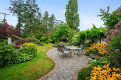 714 Bradley Dyne Rd  North Saanich, BC V8L 5G9