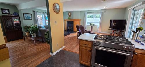 864 300Th Street, Kimberley, BC - Indoor With Fireplace