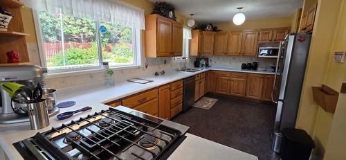 864 300Th Street, Kimberley, BC - Indoor Photo Showing Kitchen With Double Sink