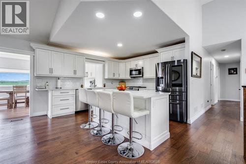 833 Talbot Road East, Leamington, ON - Indoor Photo Showing Kitchen