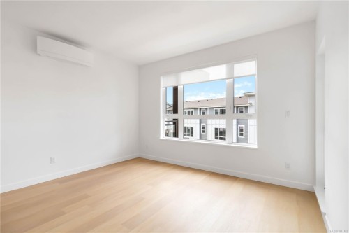 304-3564 A Ryder Hesjedal Way, Colwood, BC - Indoor Photo Showing Other Room