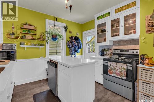 2152 Rae Street, Regina, SK - Indoor Photo Showing Kitchen